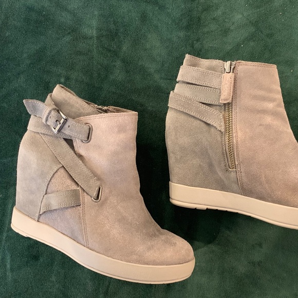 Eileen Fisher Zest metallic platform wedge booties - Picture 6 of 8